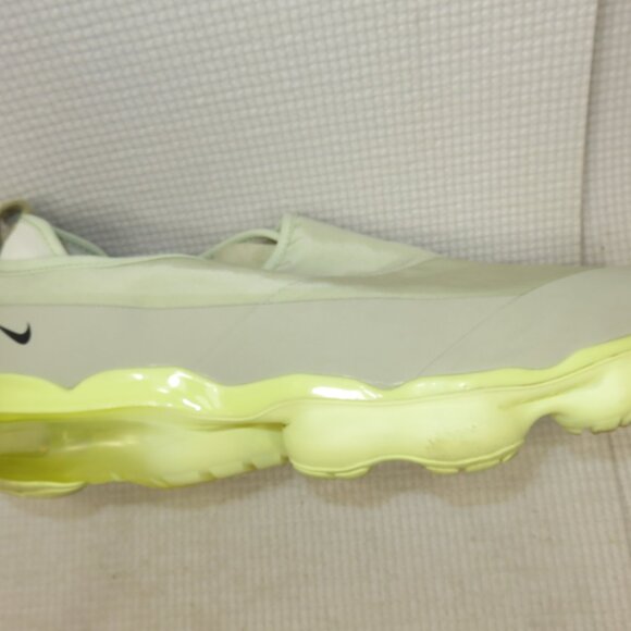 Nike Air VaporMax DZ7273-100 Shoes Light Stone Slip On Sneakers Mens Size 8.5 - Picture 8 of 11